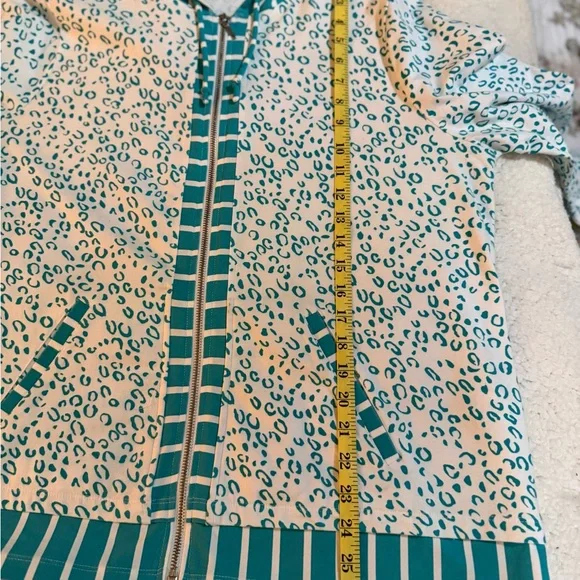 2 Piece set- Chico’s Stylish Teal and White Women's Jacket with matching top. - Picture 9 of 11